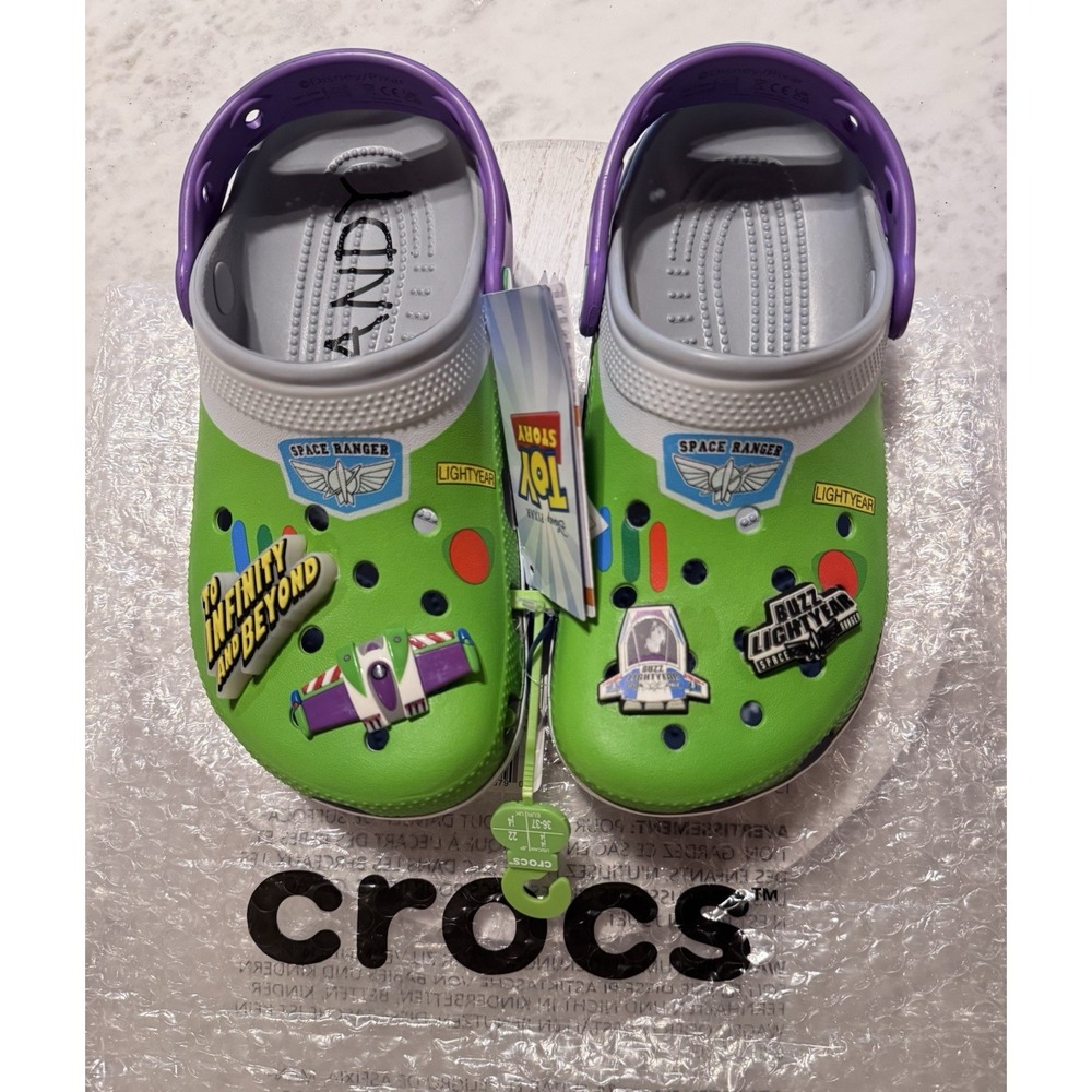 Disney Buzz Lightyear (Toy Story) Crocs Size Youth 4 Light up Jibbitz